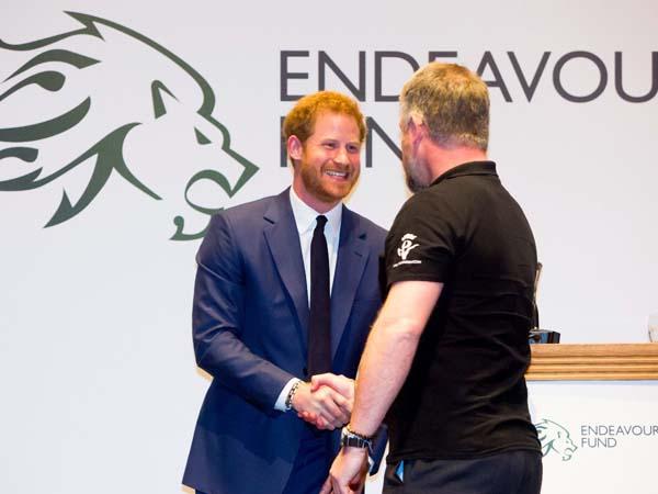 Thumbnail photo for Diving for All (DfA) ambassador receives the Henry Worsley Award