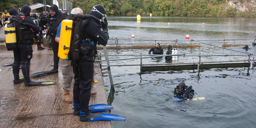 A group of divers at a Try Tech course