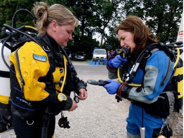 Thumbnail photo for Refresh your scuba diving safety and skills