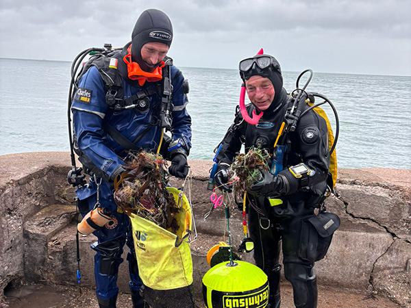 Thumbnail photo for Exeter BSAC make a clean sweep at Halloween litter-pick