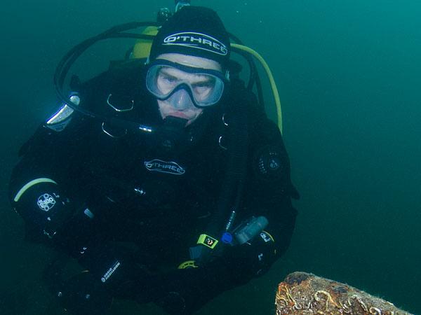 Thumbnail photo for How do I scuba dive deeper?