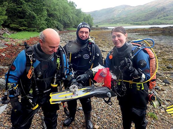 Thumbnail photo for Underwater litter pick tips