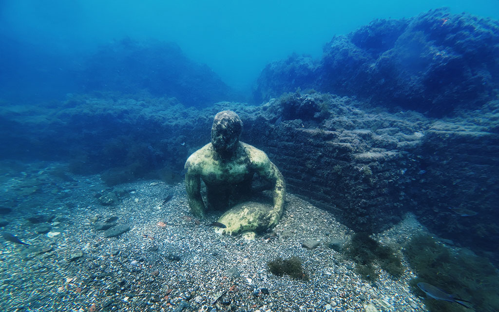 Sunken statue at Terme Del Lacus