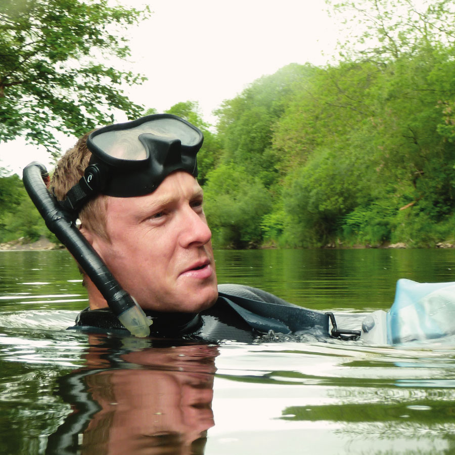 Andy Torbet in snorkel kit on the surface after a minor kneecap injury