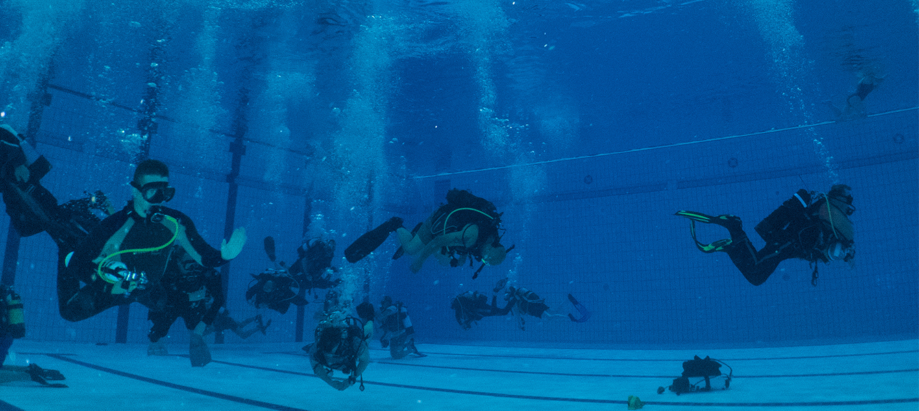 Luton BSAC diving in a swimming pool