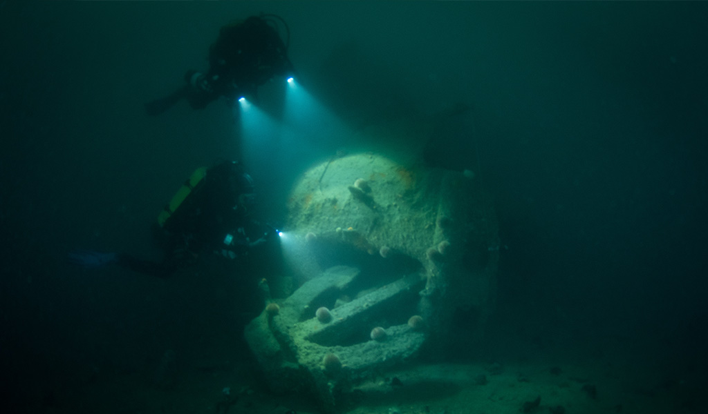 Bob Anderson: Photogrammetry data gathering on SMS Coln Kedge Anchor by Andy and Fiona Hunt.