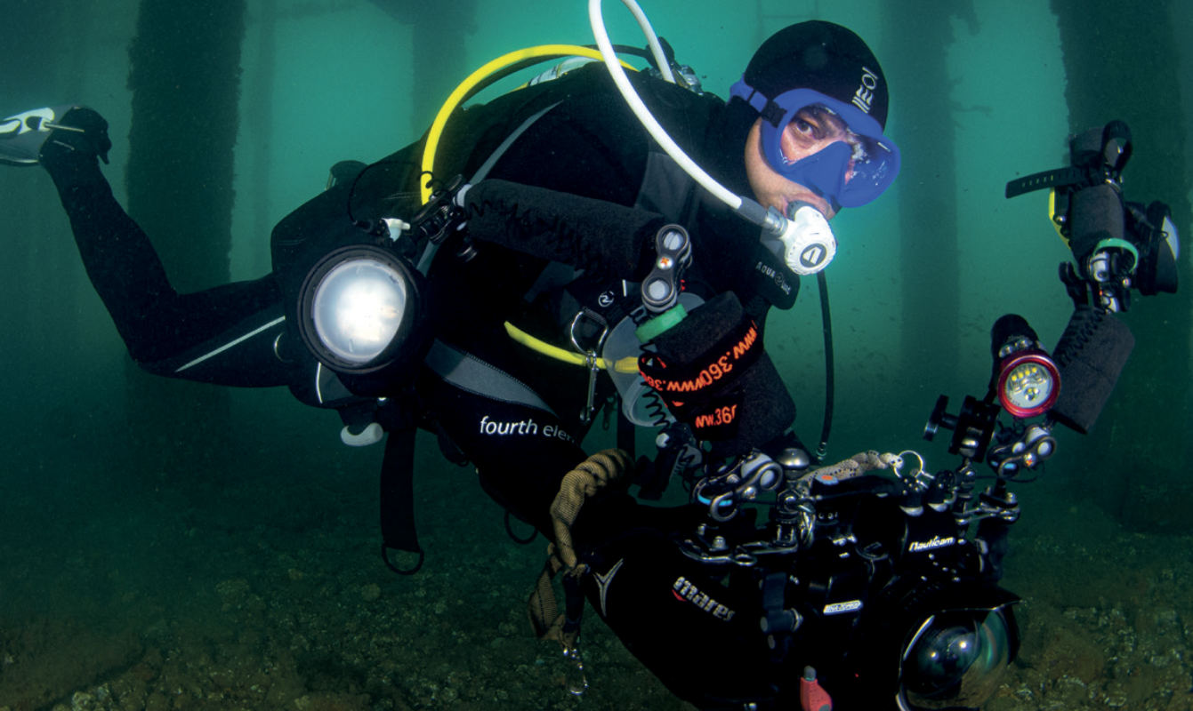 Diver with camera