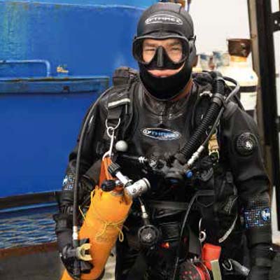 Pete Kilcline getting ready for his next dive 400x400